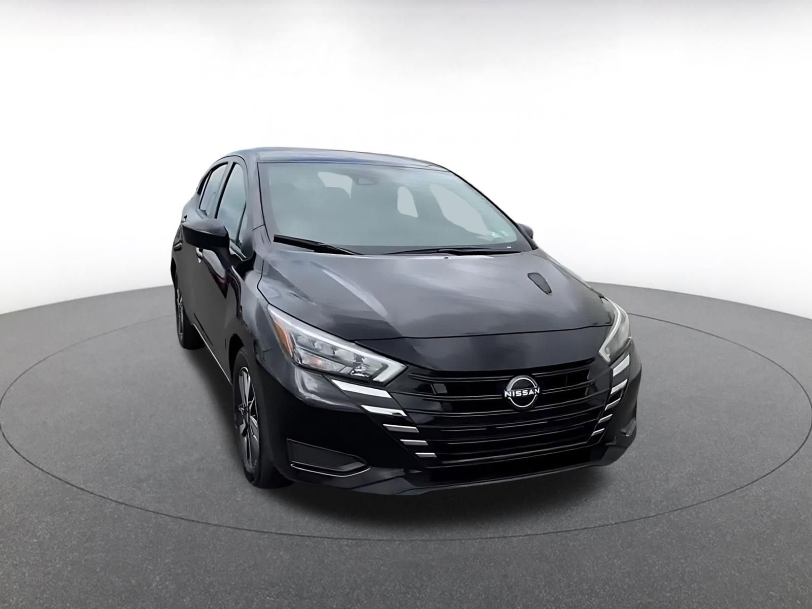 Used 2025 Nissan Versa SV FWD image 3