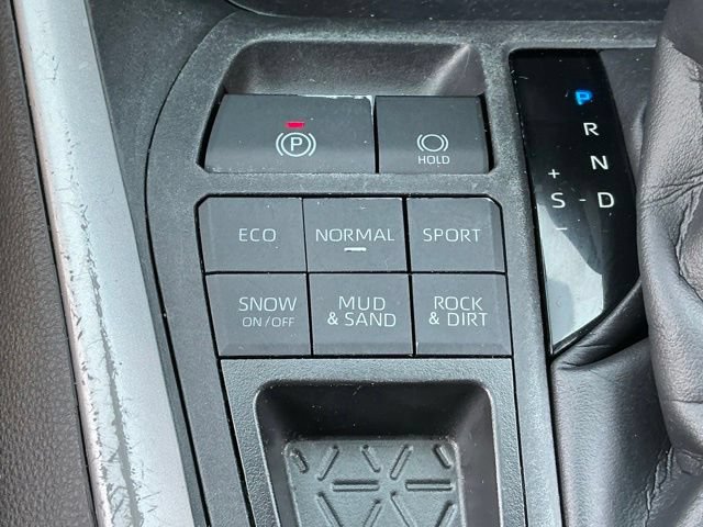 Used 2025 Toyota RAV4 LE AWD/4WD image 27