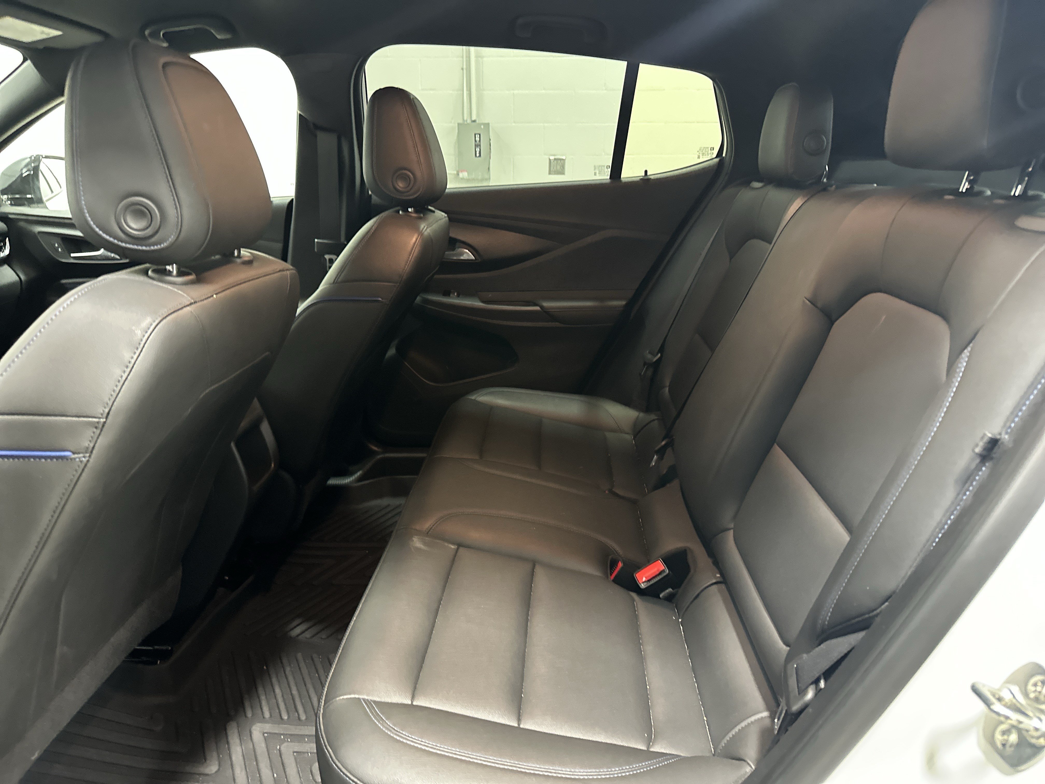 Used 2025 Buick Envista Sport Touring w/ Convenience I Package FWD image 32