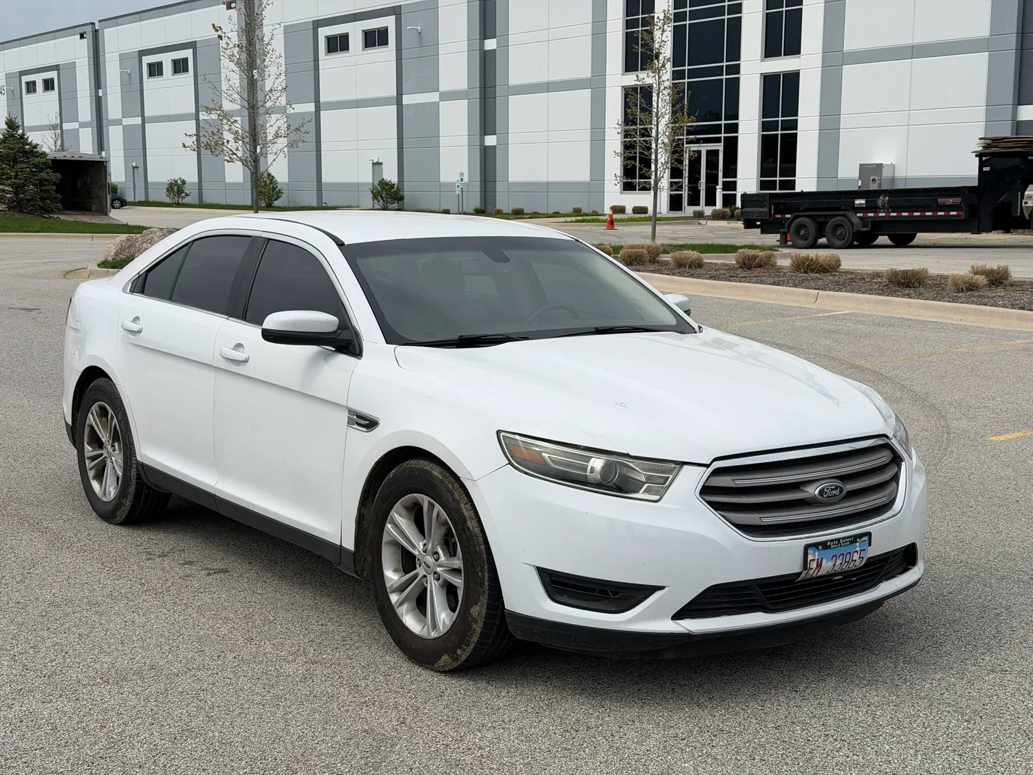 Used 2017 Ford Taurus SEL w/ Equipment Group 201A FWD image 3