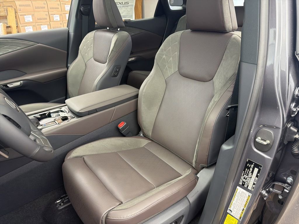 New 2026 Lexus RX 450h AWD image 18
