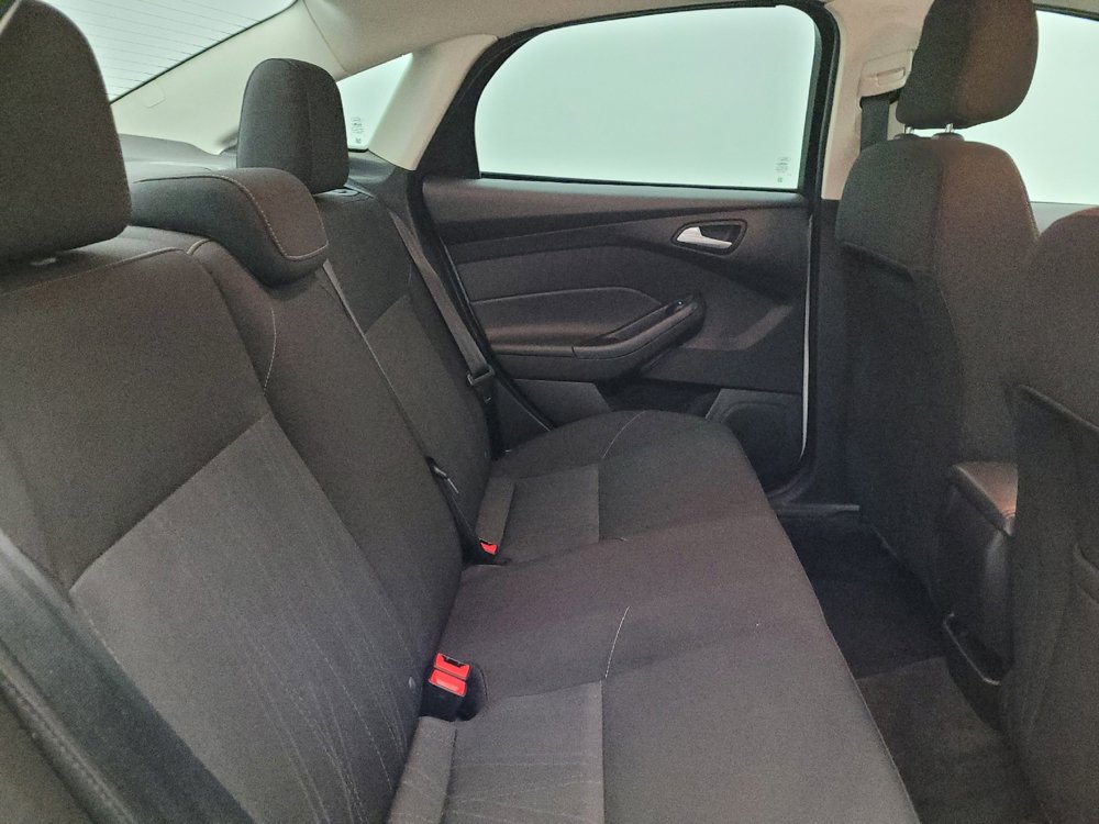 Used 2018 Ford Focus SE image 19