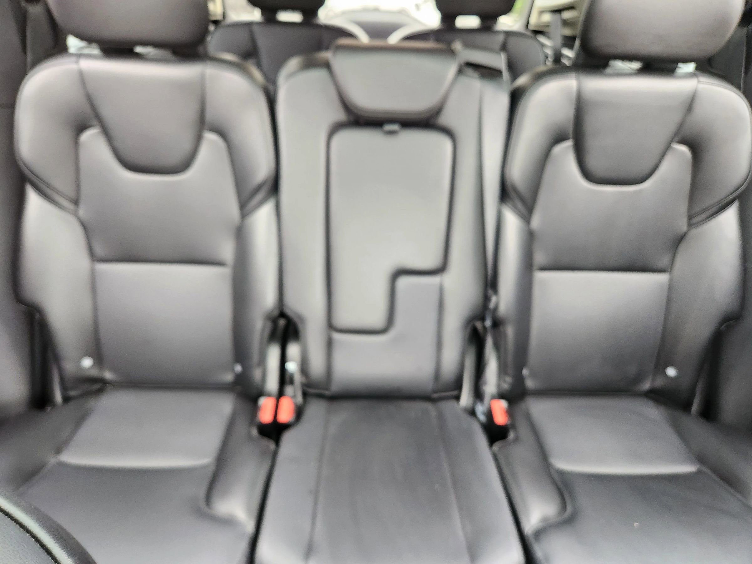 Used 2020 Volvo XC90 T5 Momentum w/ Protection Package Premier image 19