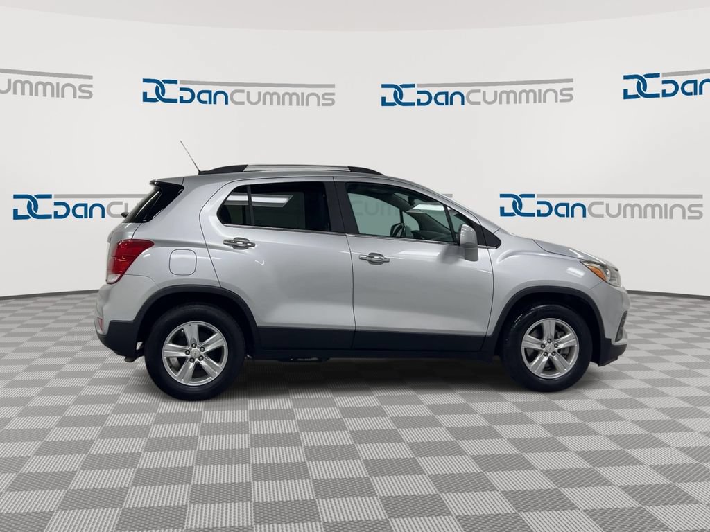 Used 2018 Chevrolet Trax LT w/ LT Convenience Package FWD image 9