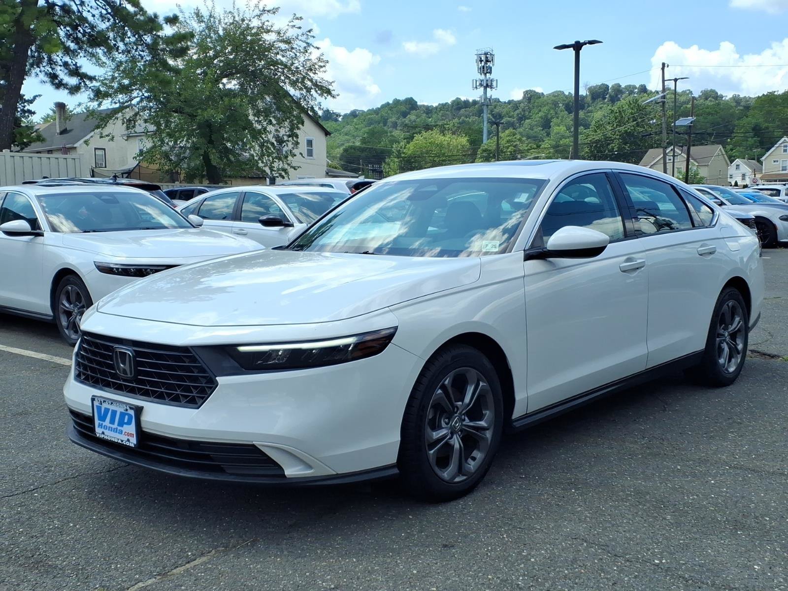 Certified 2023 Honda Accord EX image 3