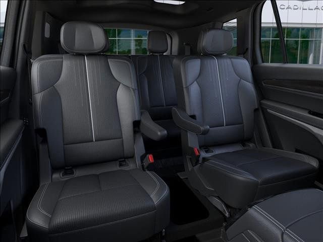 New 2026 Cadillac Vistiq Luxury w/ LPO, Floor Liner Package image 17