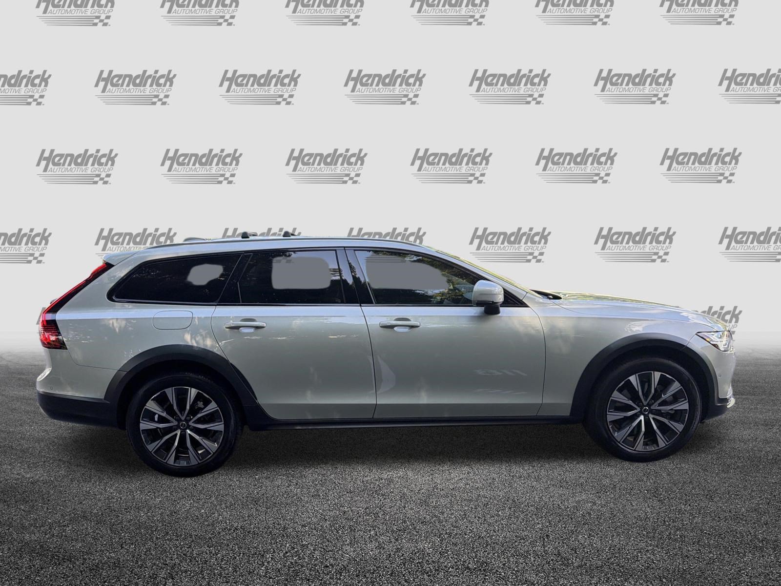 Used 2021 Volvo V90 T6 Cross Country AWD/4WD image 11