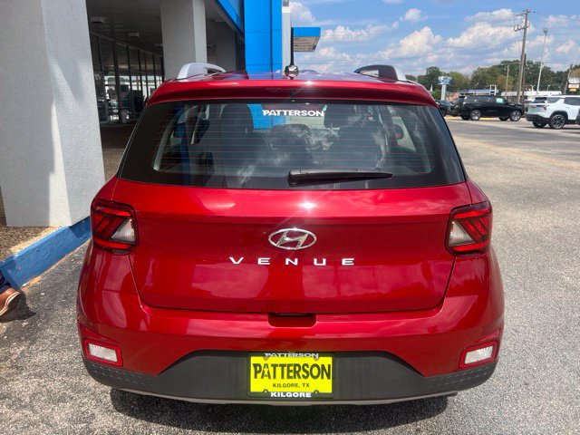 Used 2026 Hyundai Venue SEL FWD image 8