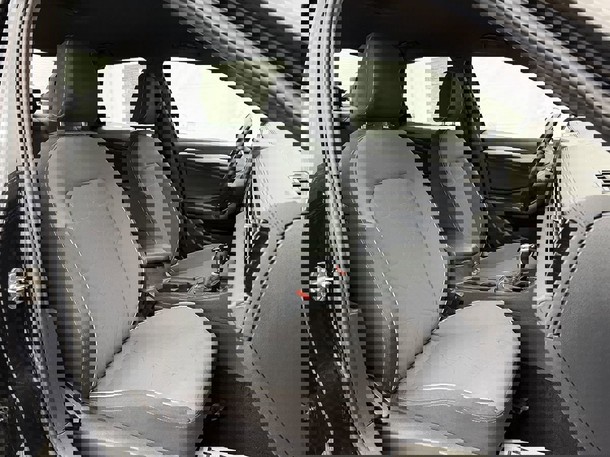 Used 2025 Volkswagen Jetta Sport image 29