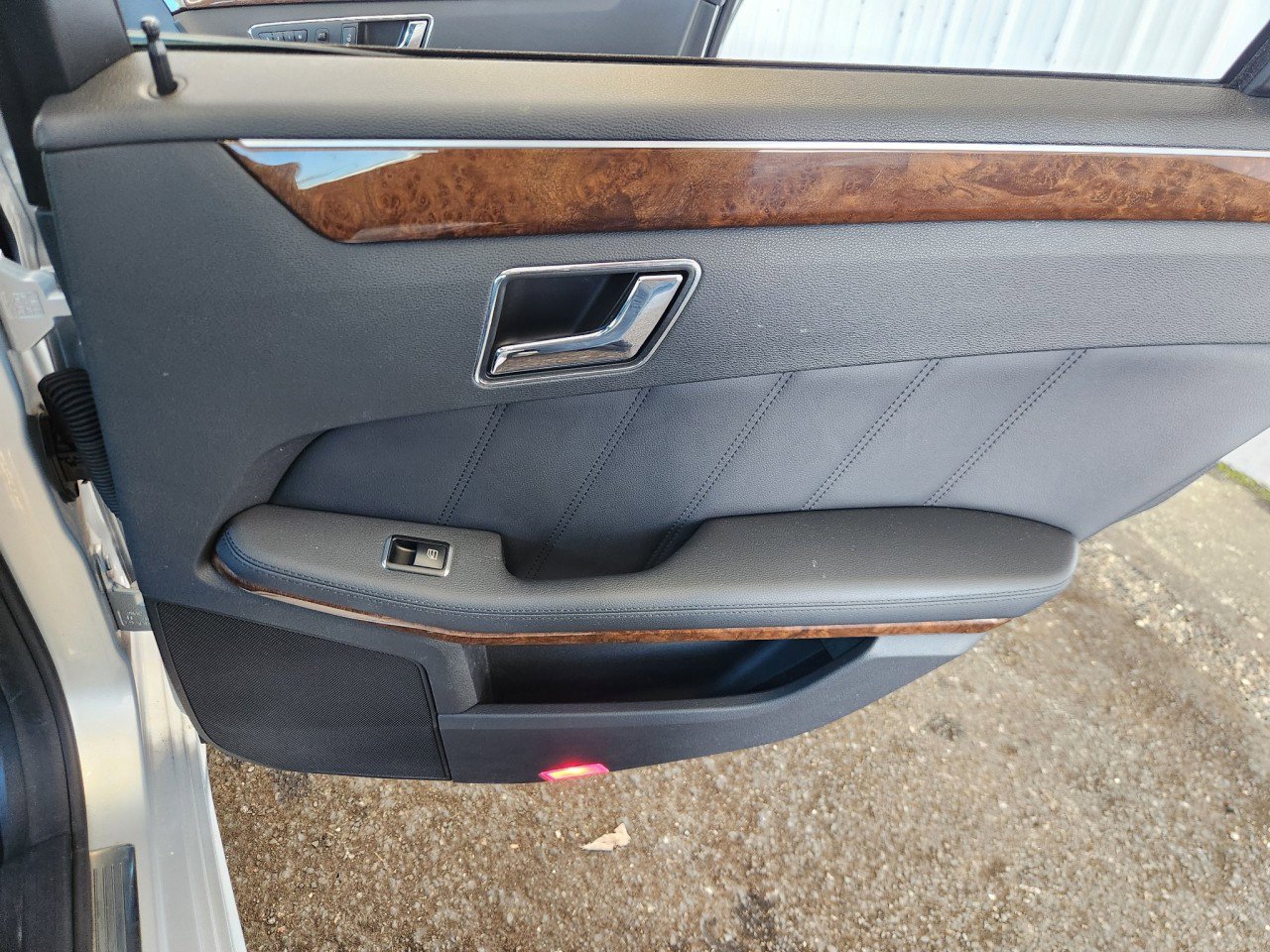 Used 2011 Mercedes-Benz E 350 Sedan image 19