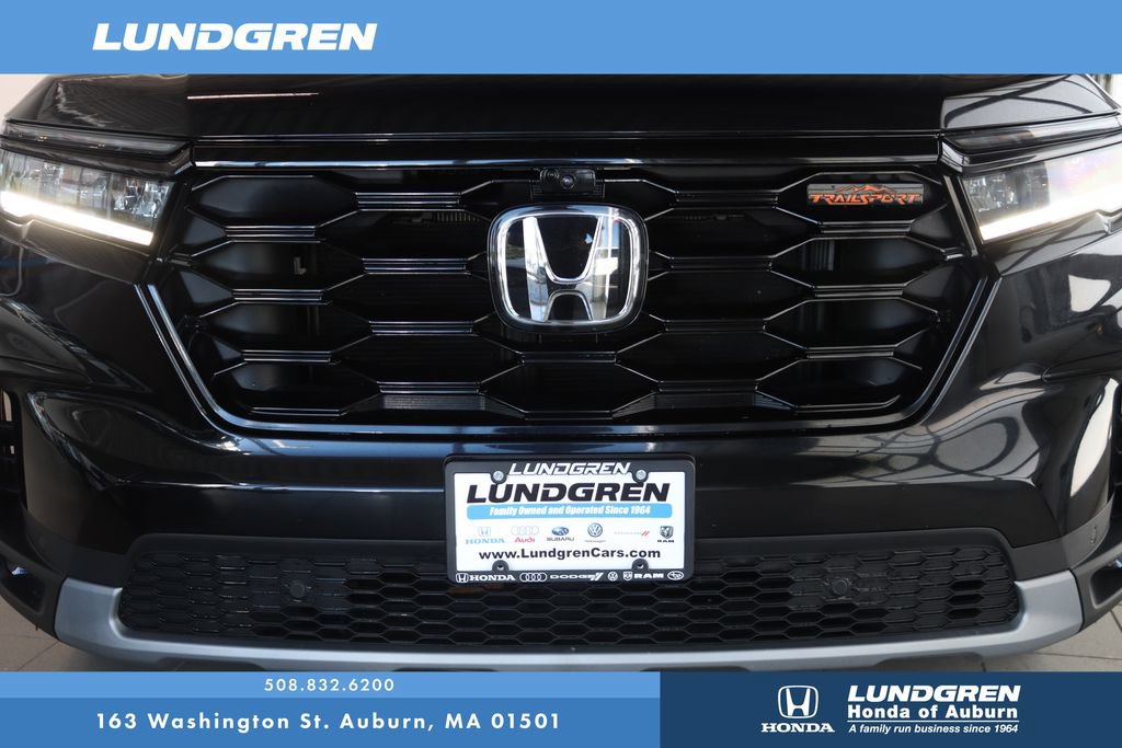 Used 2025 Honda Pilot TrailSport image 39