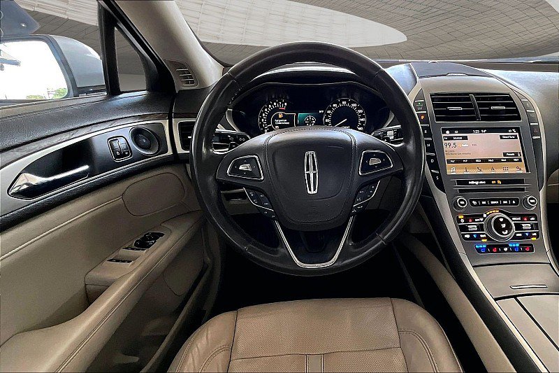 Used 2018 Lincoln MKZ Reserve w/ Climate Package FWD image 3