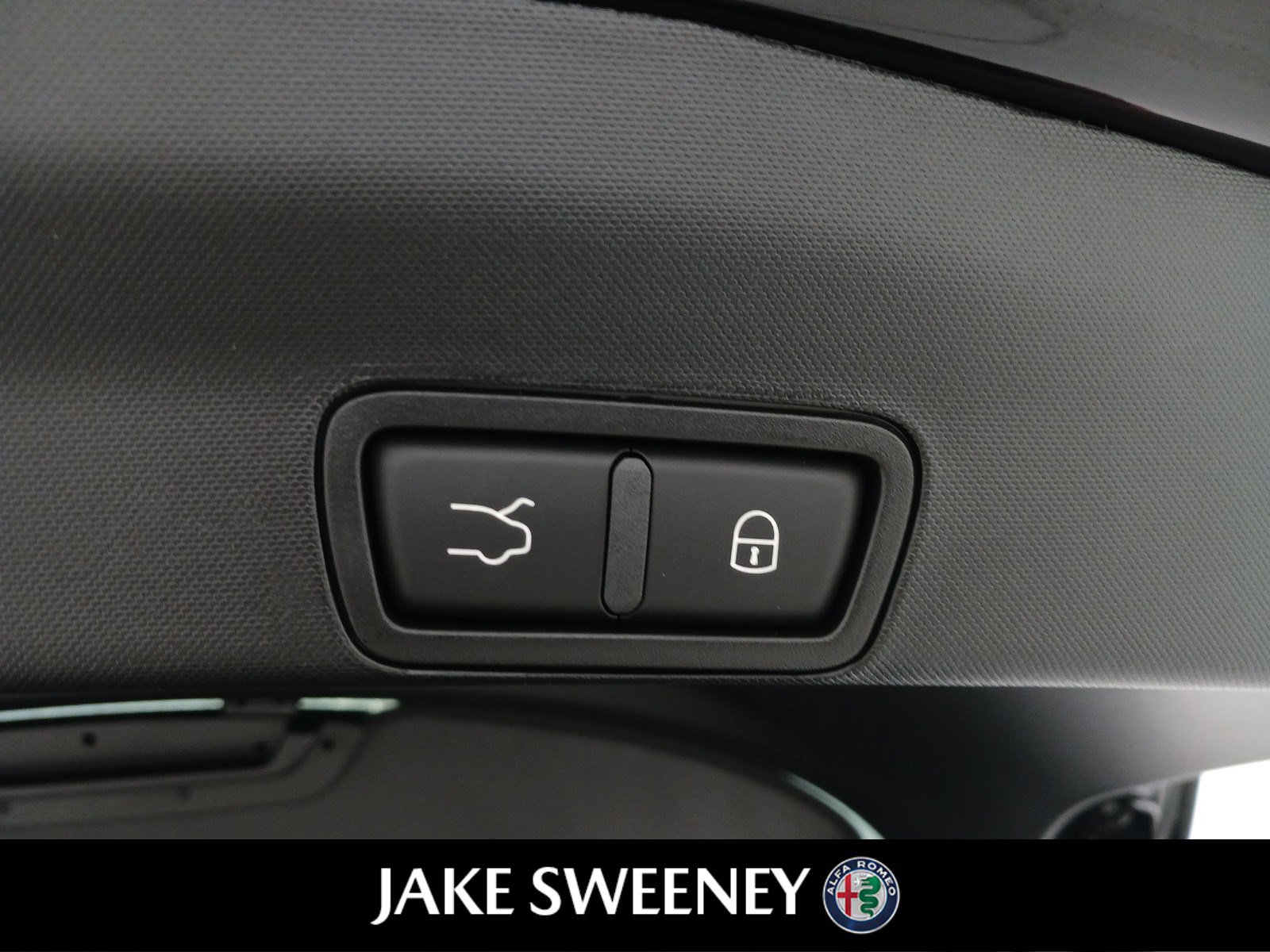 New 2022 Alfa Romeo Stelvio Veloce image 32