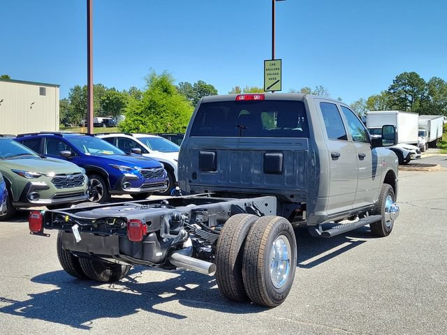 New 2026 RAM 3500 Tradesman w/ Chrome Appearance Group A AWD/4WD image 4