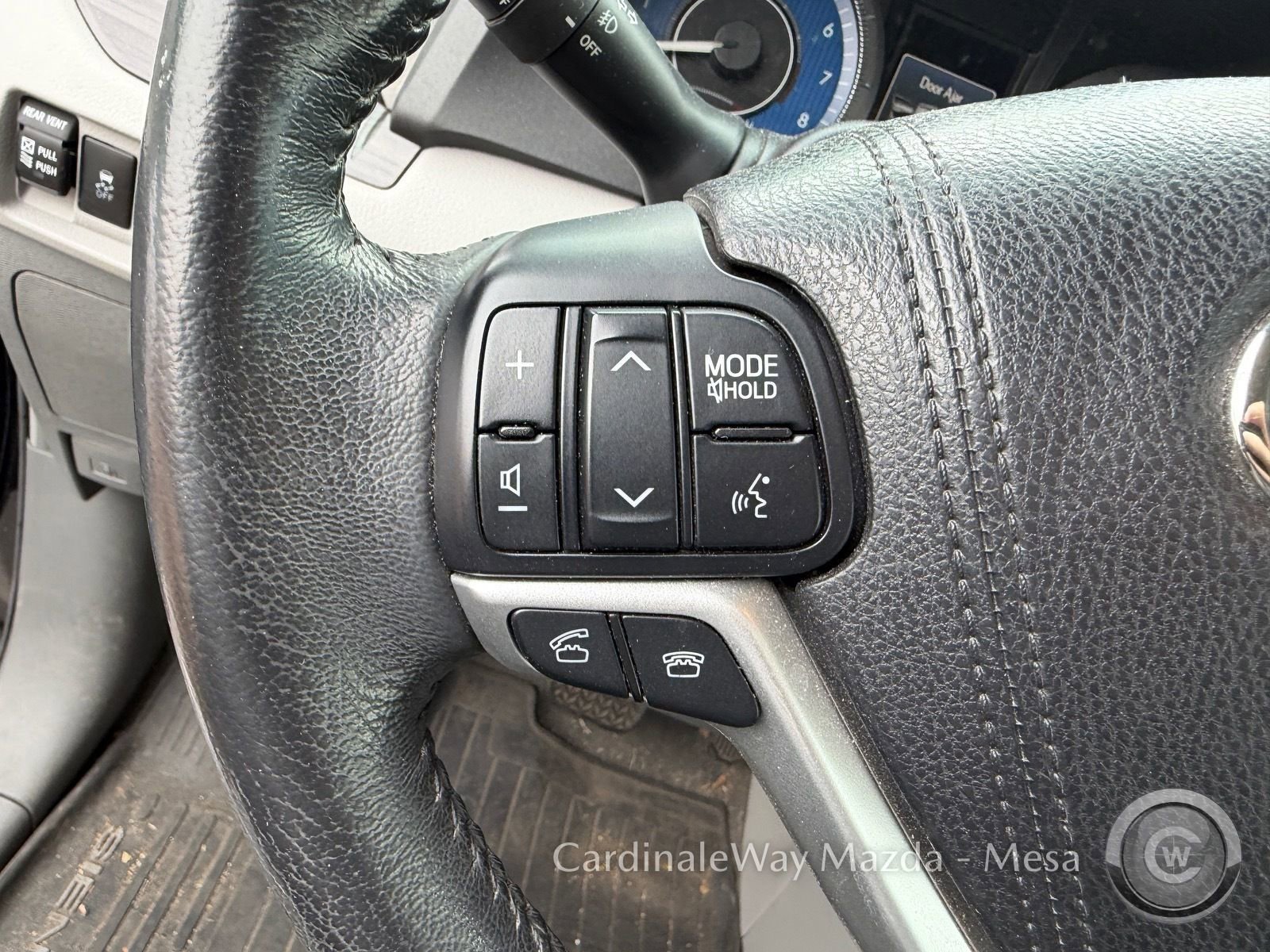 Used 2017 Toyota Sienna XLE Premium image 9