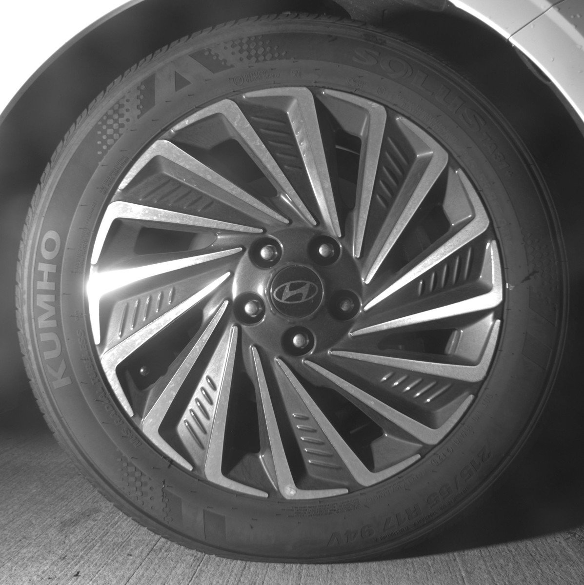 Used 2025 Hyundai Sonata SEL FWD image 13