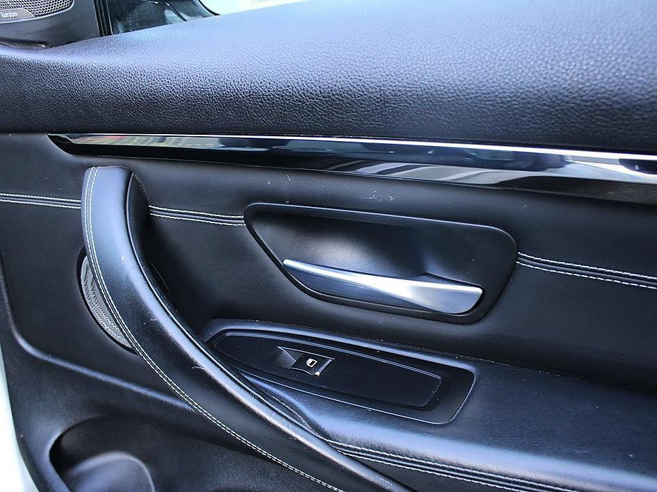 Used 2019 BMW M4 Coupe w/ Competition Package image 17