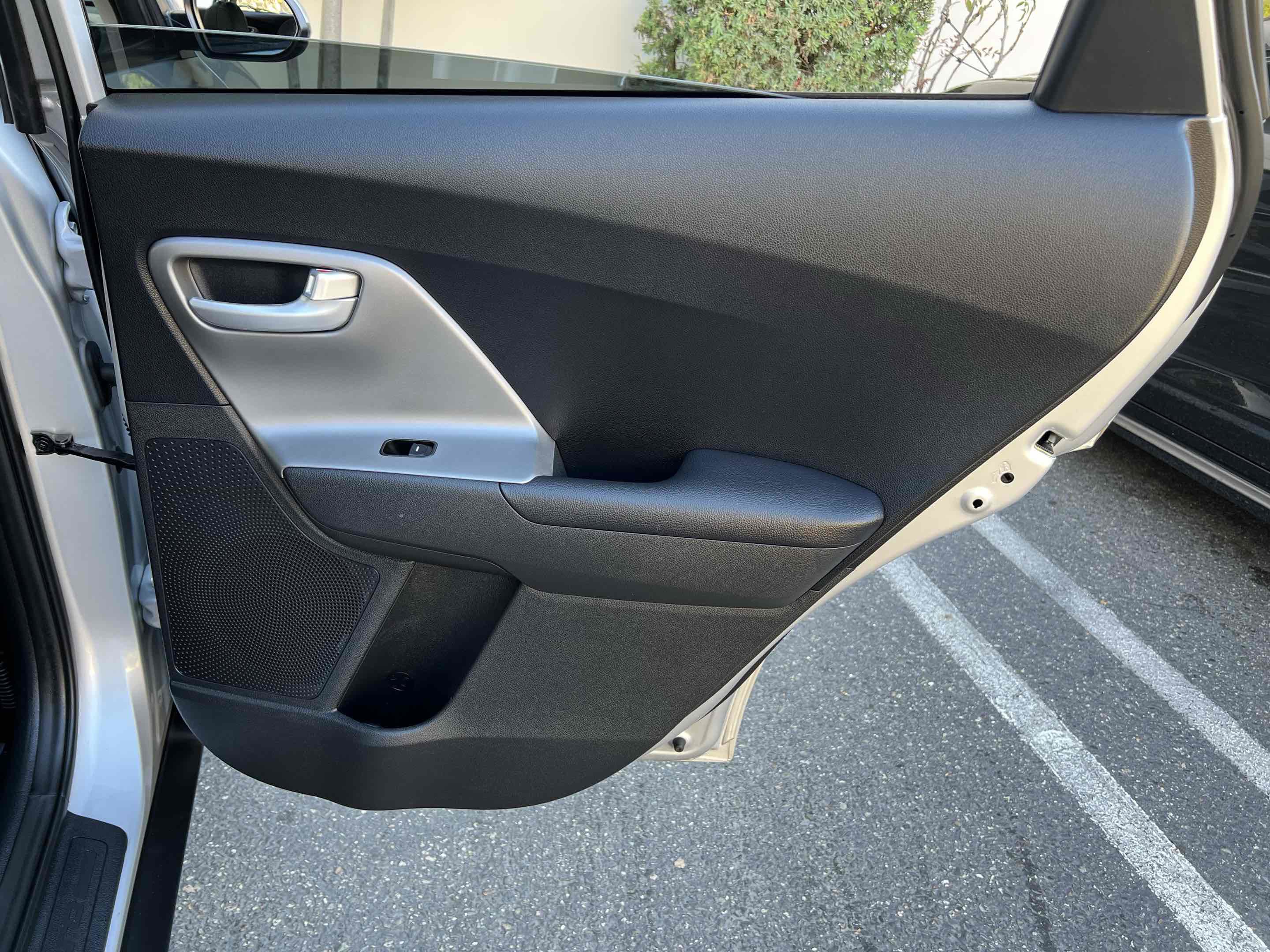 Used 2020 Kia Niro LX FWD image 61