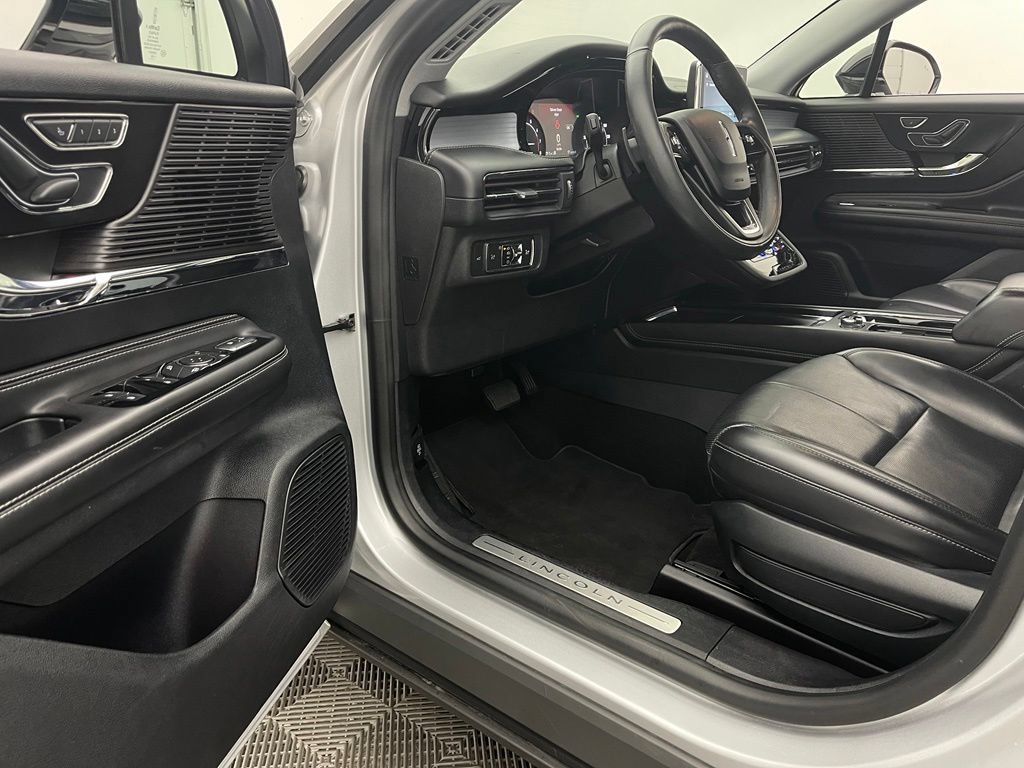 Used 2020 Lincoln Corsair AWD w/ Equipment Group 101A image 16