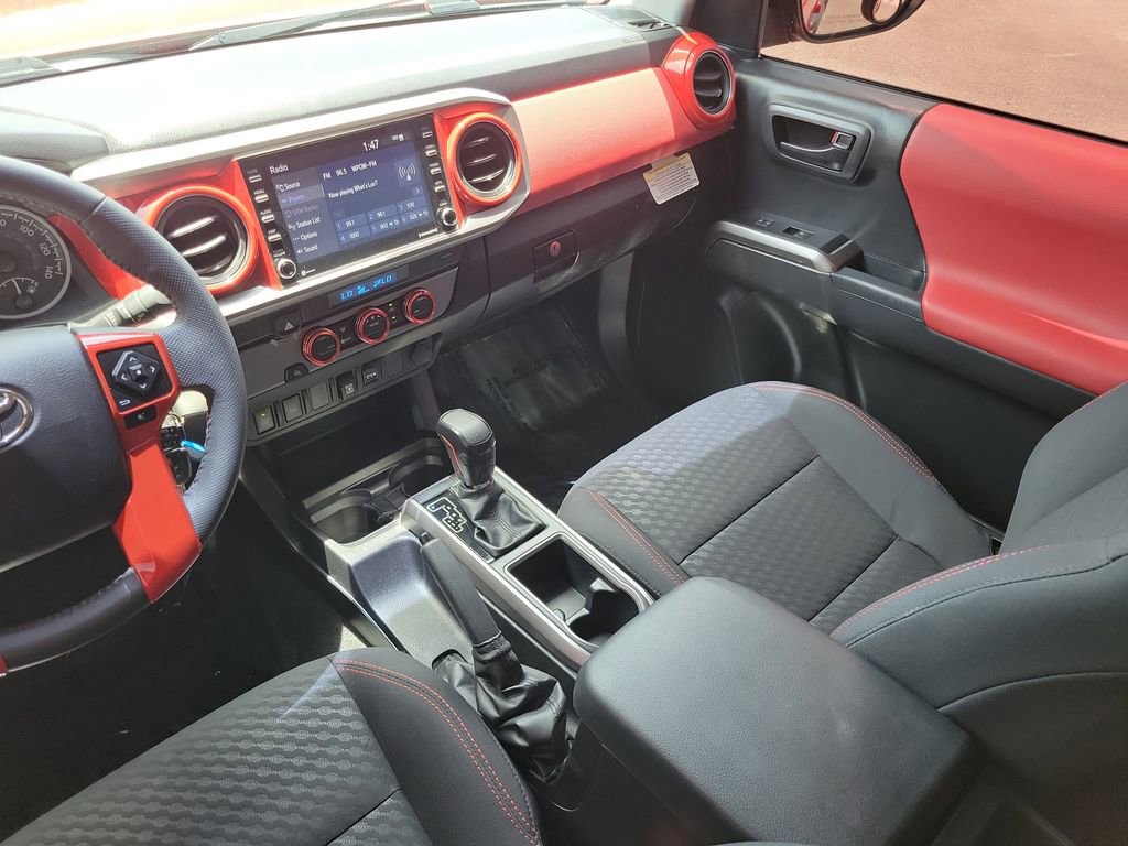 Used 2022 Toyota Tacoma SR5 w/ Technology Package RWD image 17