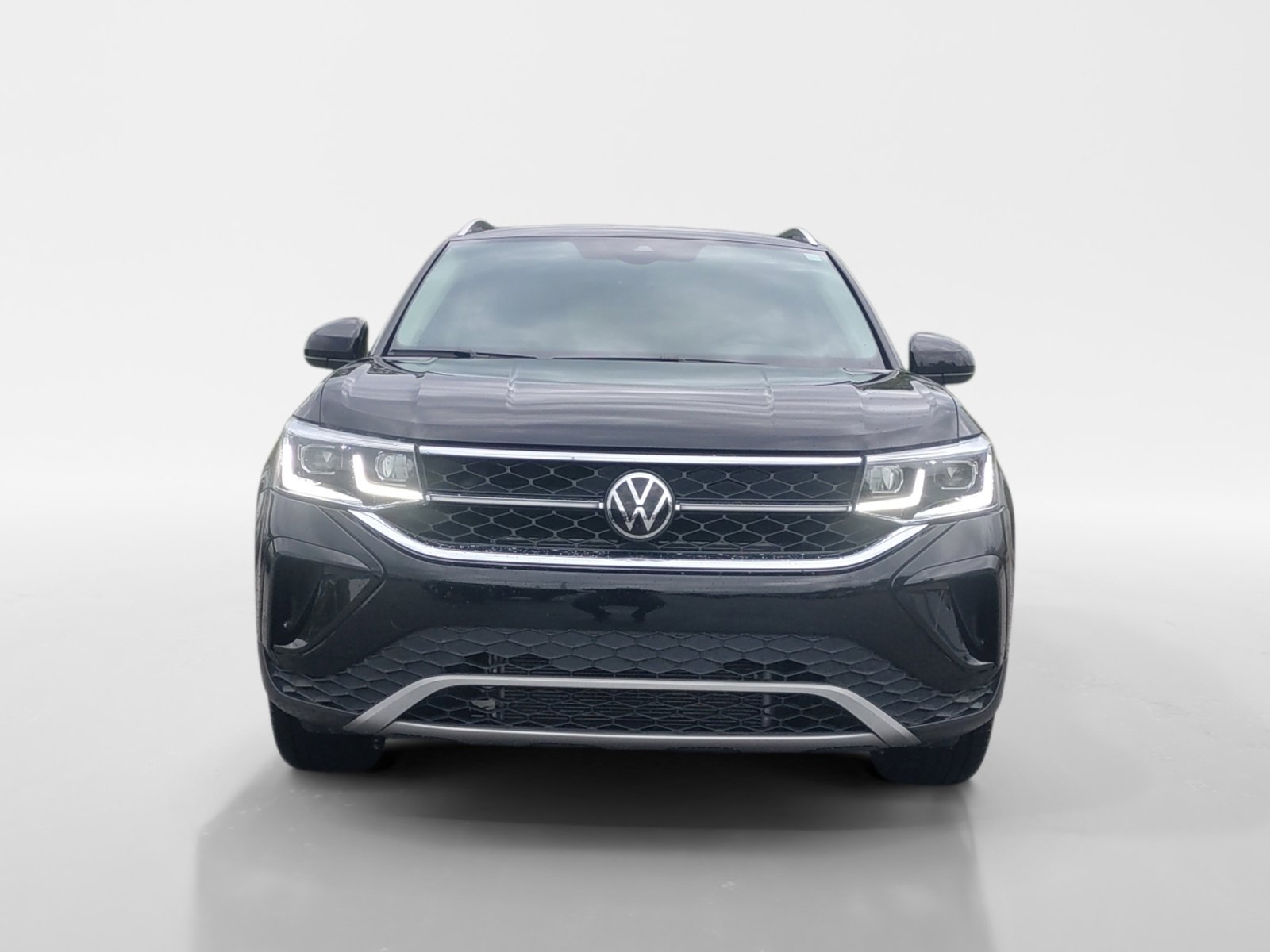 Certified 2022 Volkswagen Taos SEL w/ Panoramic Sunroof Package image 18