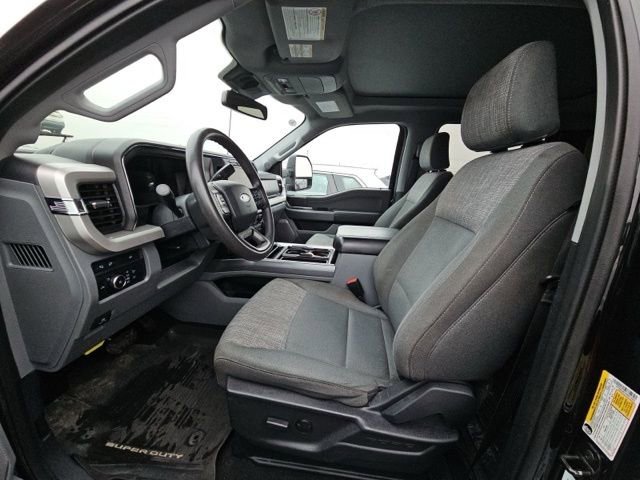 Used 2023 Ford F350 XLT w/ Black Appearance Package image 9