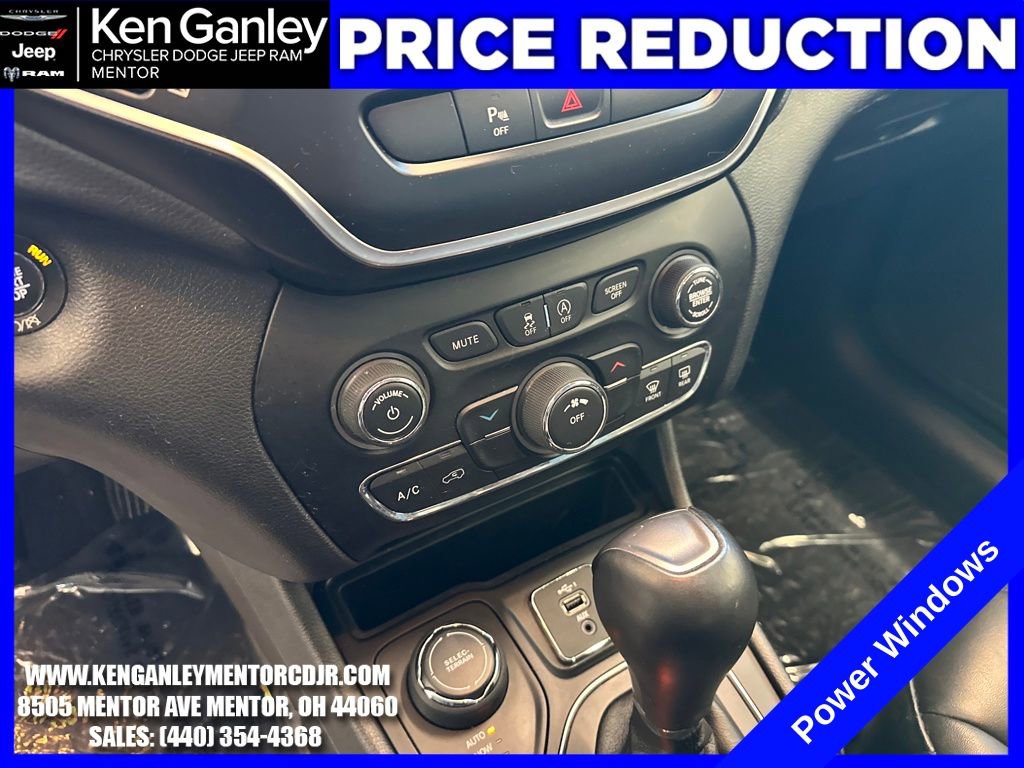Used 2019 Jeep Cherokee Latitude Plus w/ Cold Weather Group image 16