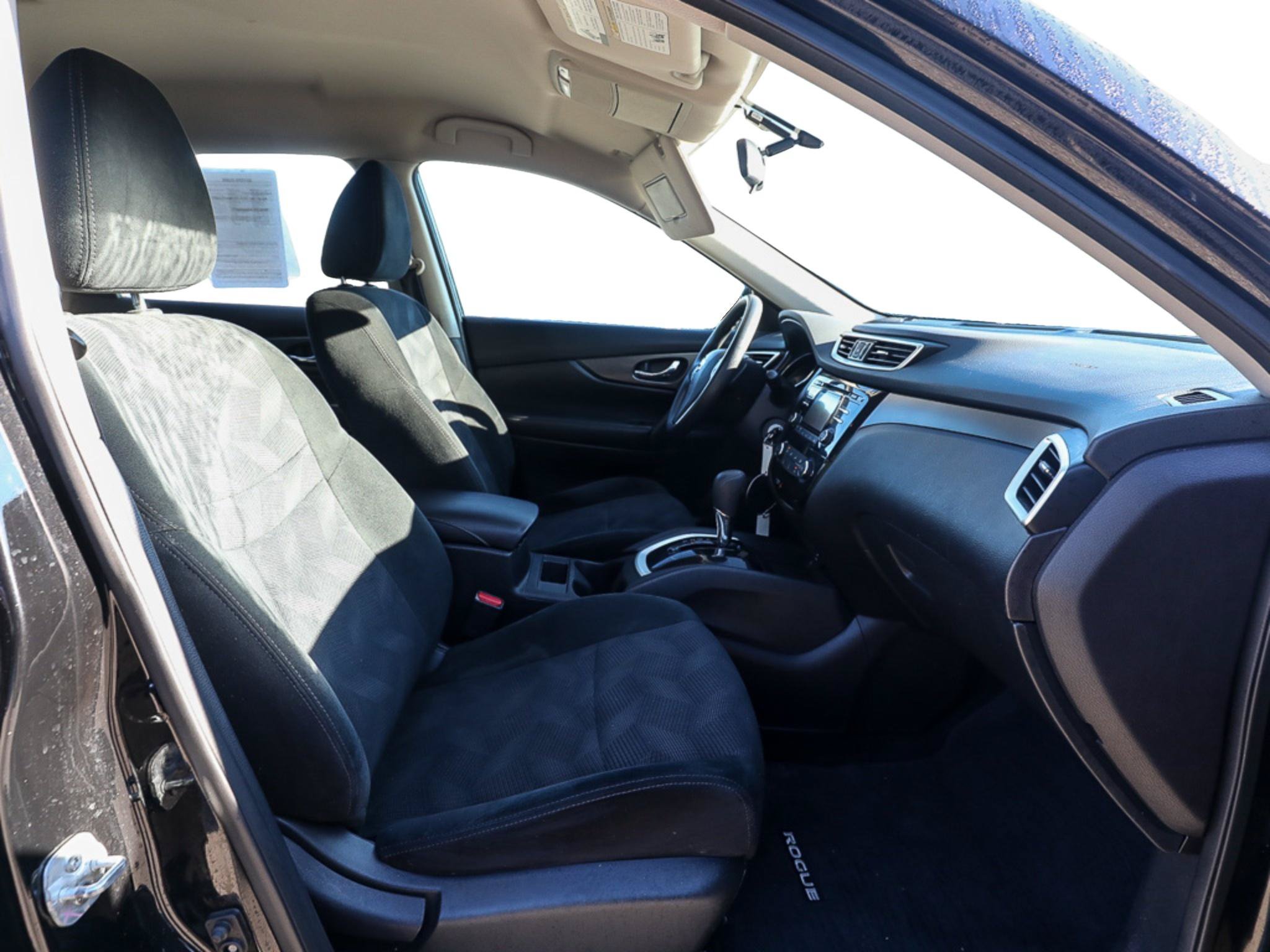 Used 2016 Nissan Rogue S FWD image 21
