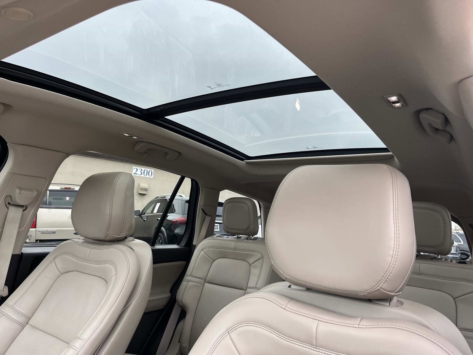 Used 2020 Lincoln Aviator Reserve w/ Elements Package Plus image 23