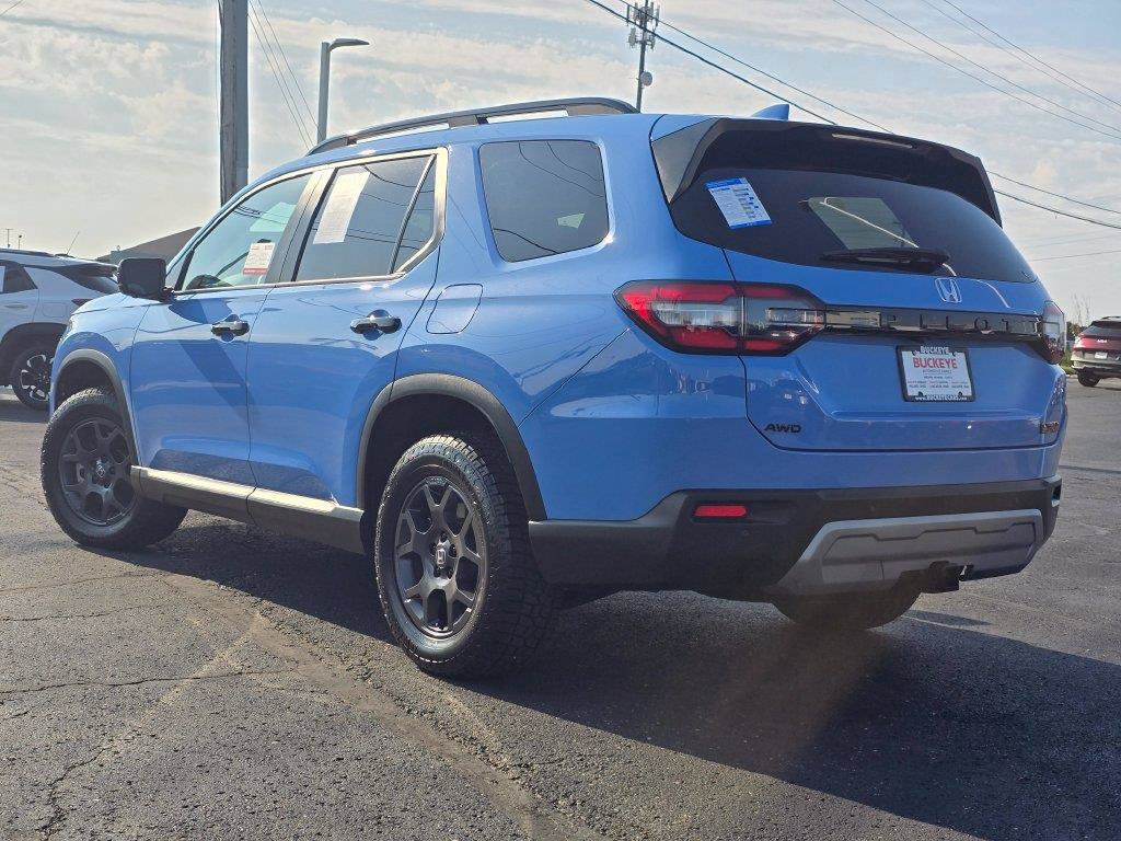Certified 2025 Honda Pilot TrailSport image 6