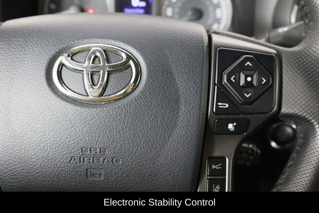 Used 2020 Toyota Tacoma TRD Off-Road image 10