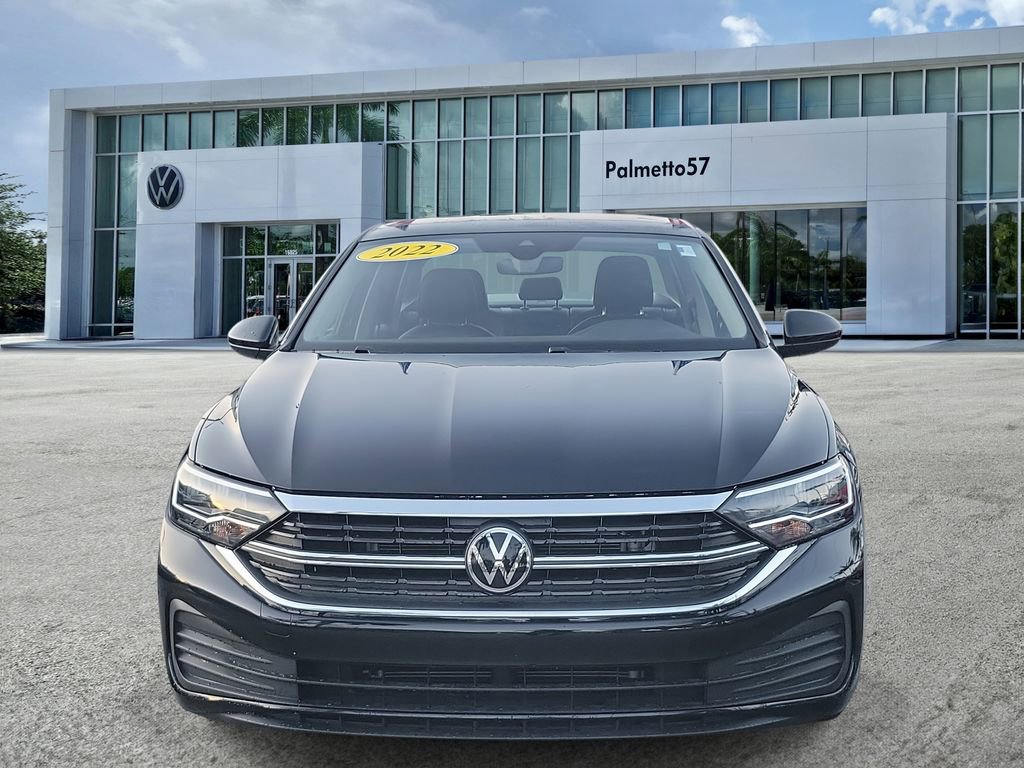 Used 2022 Volkswagen Jetta SE w/ Panoramic Sunroof Package image 2