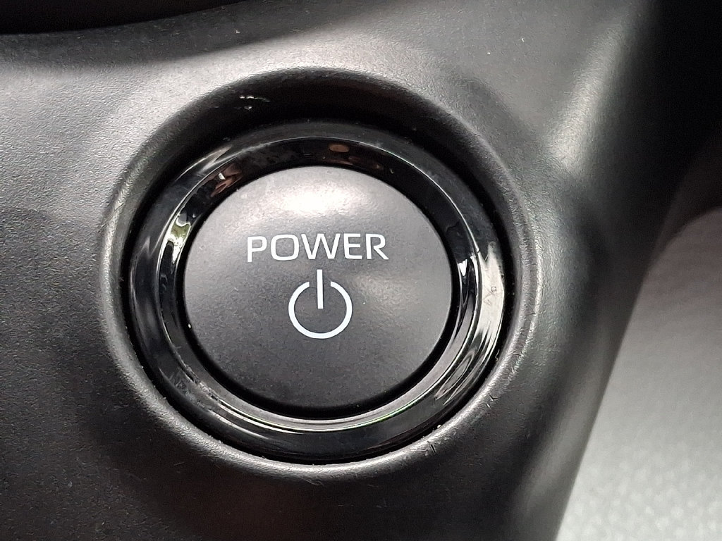 Used 2025 Toyota Sienna XLE FWD image 27