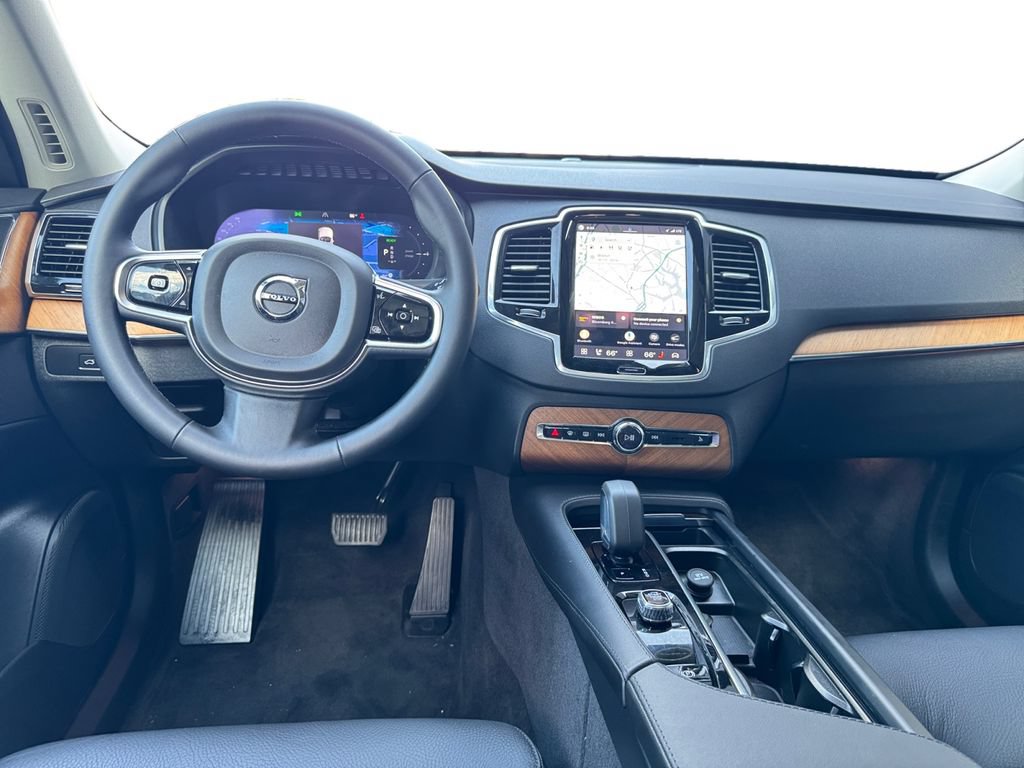 Certified 2023 Volvo XC90 T8 Plus AWD/4WD image 27