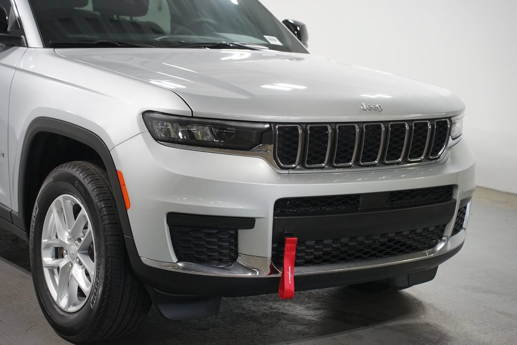 Used 2025 Jeep Grand Cherokee L Laredo RWD image 4