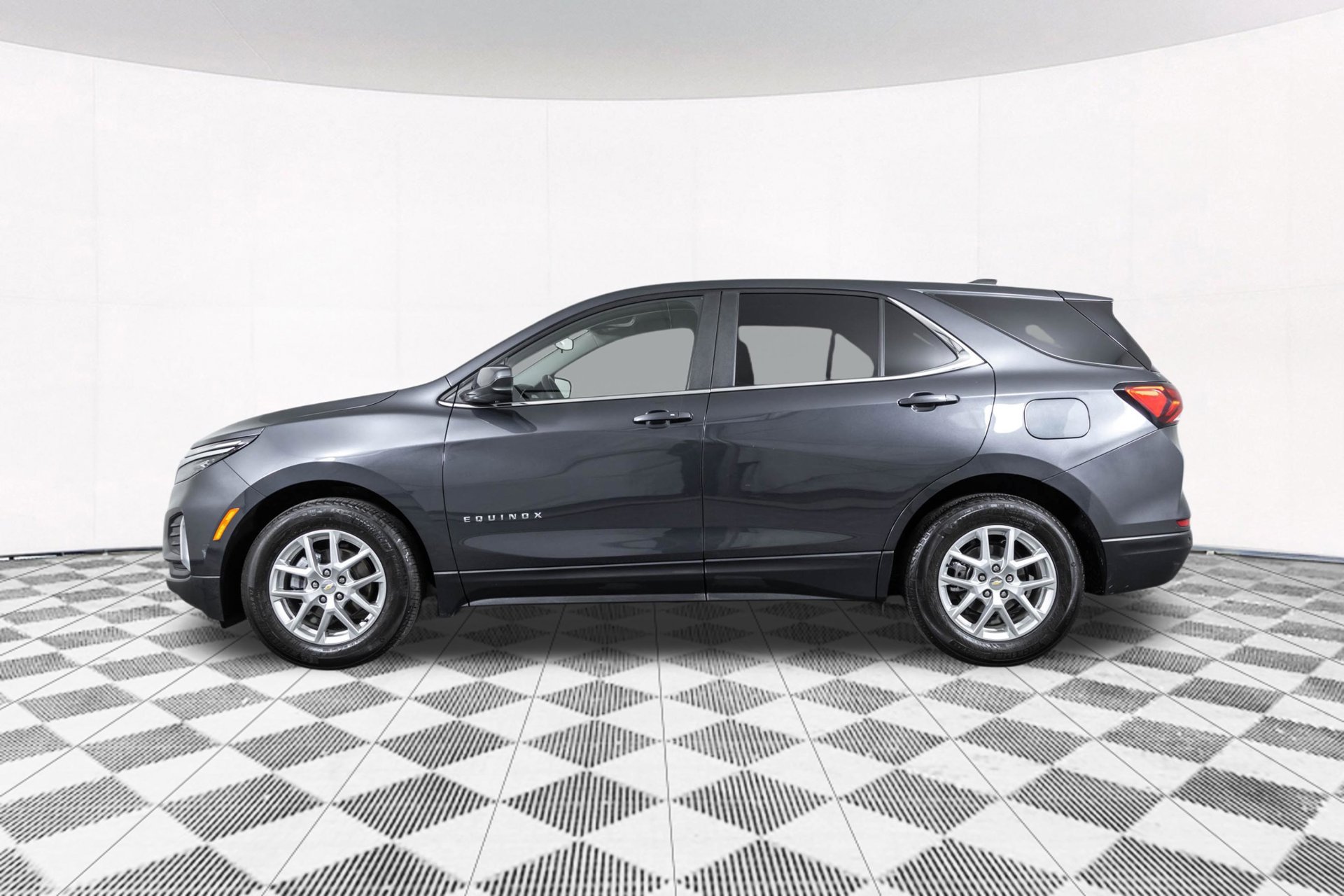 Used 2023 Chevrolet Equinox LT w/ Driver Convenience Package FWD image 14