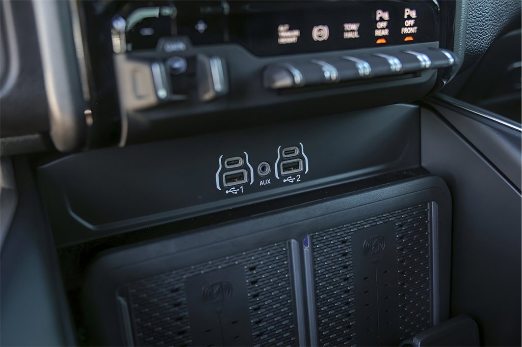 Used 2025 RAM 3500 Laramie w/ Sport Appearance Package image 24