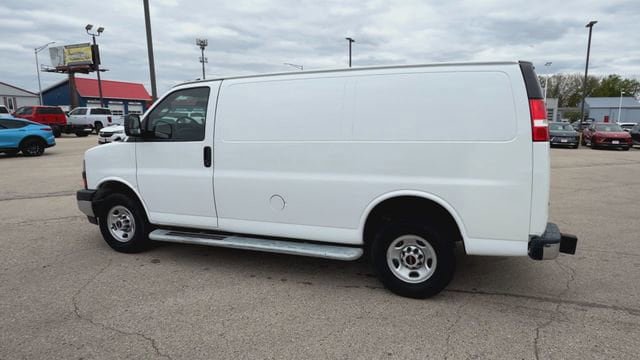 Used 2024 GMC Savana 2500 w/ Driver Convenience Package RWD image 9