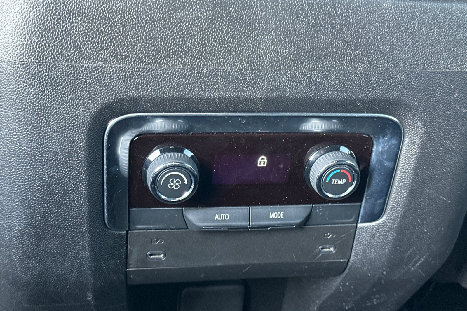 Used 2025 Chevrolet Suburban Z71 AWD/4WD image 41