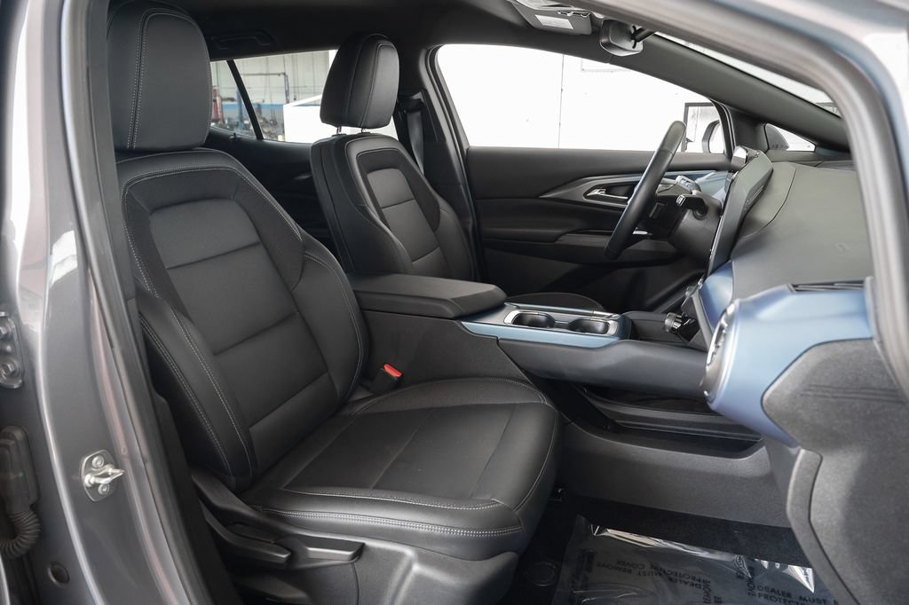 Used 2024 Chevrolet Equinox EV LT FWD image 37