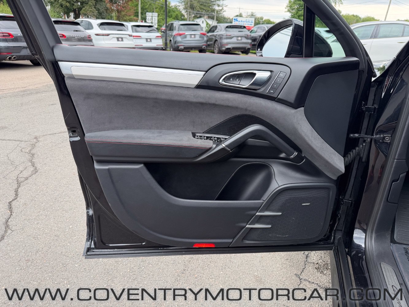 Used 2016 Porsche Cayenne GTS AWD/4WD image 45