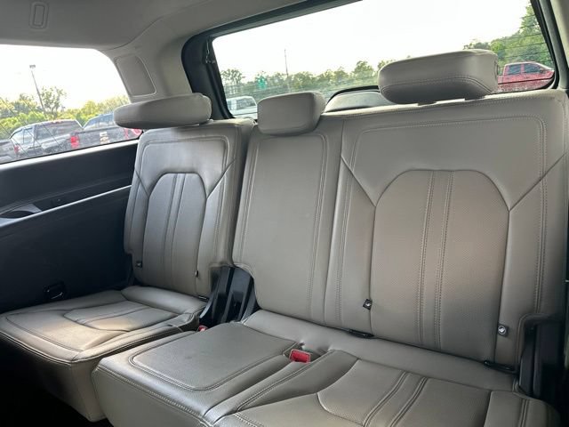 Used 2019 Ford Expedition Limited w/ Equipment Group 301A RWD image 23