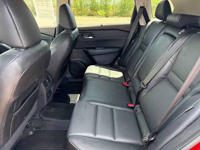 Used 2022 Nissan Rogue SV w/ SV Premium Package FWD image 11