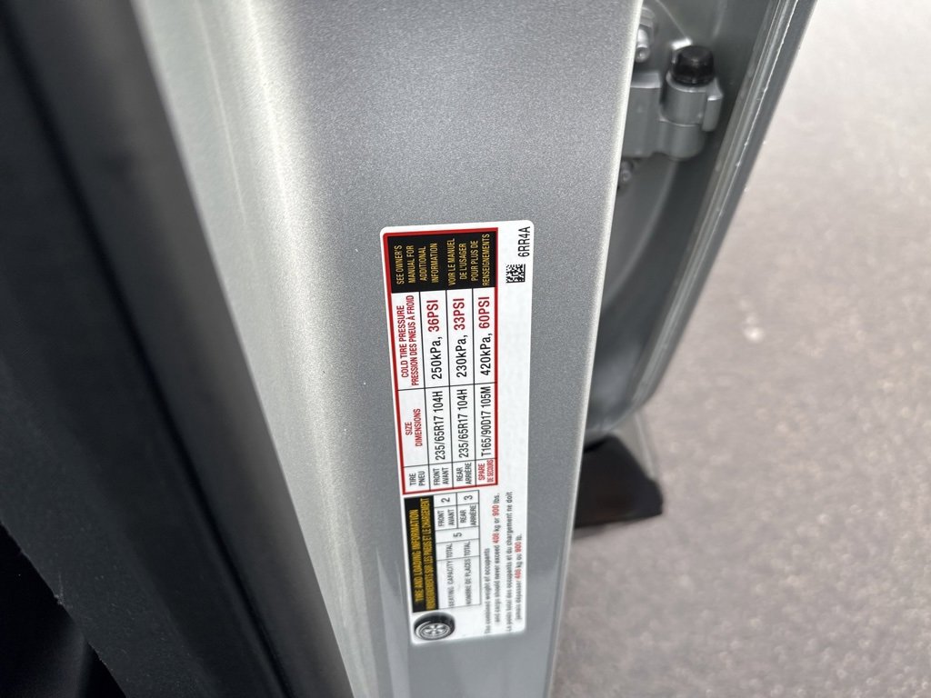 Used 2024 Nissan Rogue S image 12