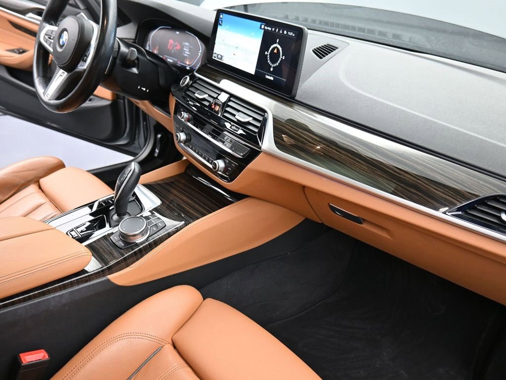 Used 2023 BMW 540i xDrive w/ M Sport Package image 20