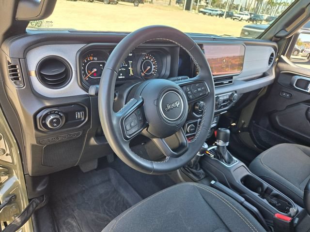 Used 2025 Jeep Gladiator Sport AWD/4WD image 9