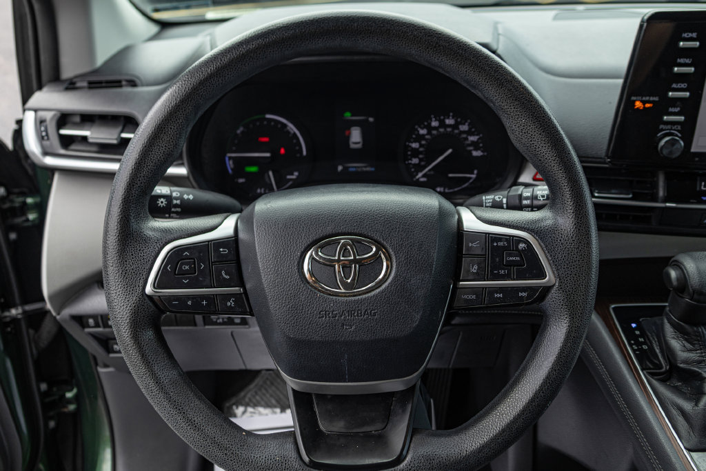Used 2021 Toyota Sienna LE FWD image 21