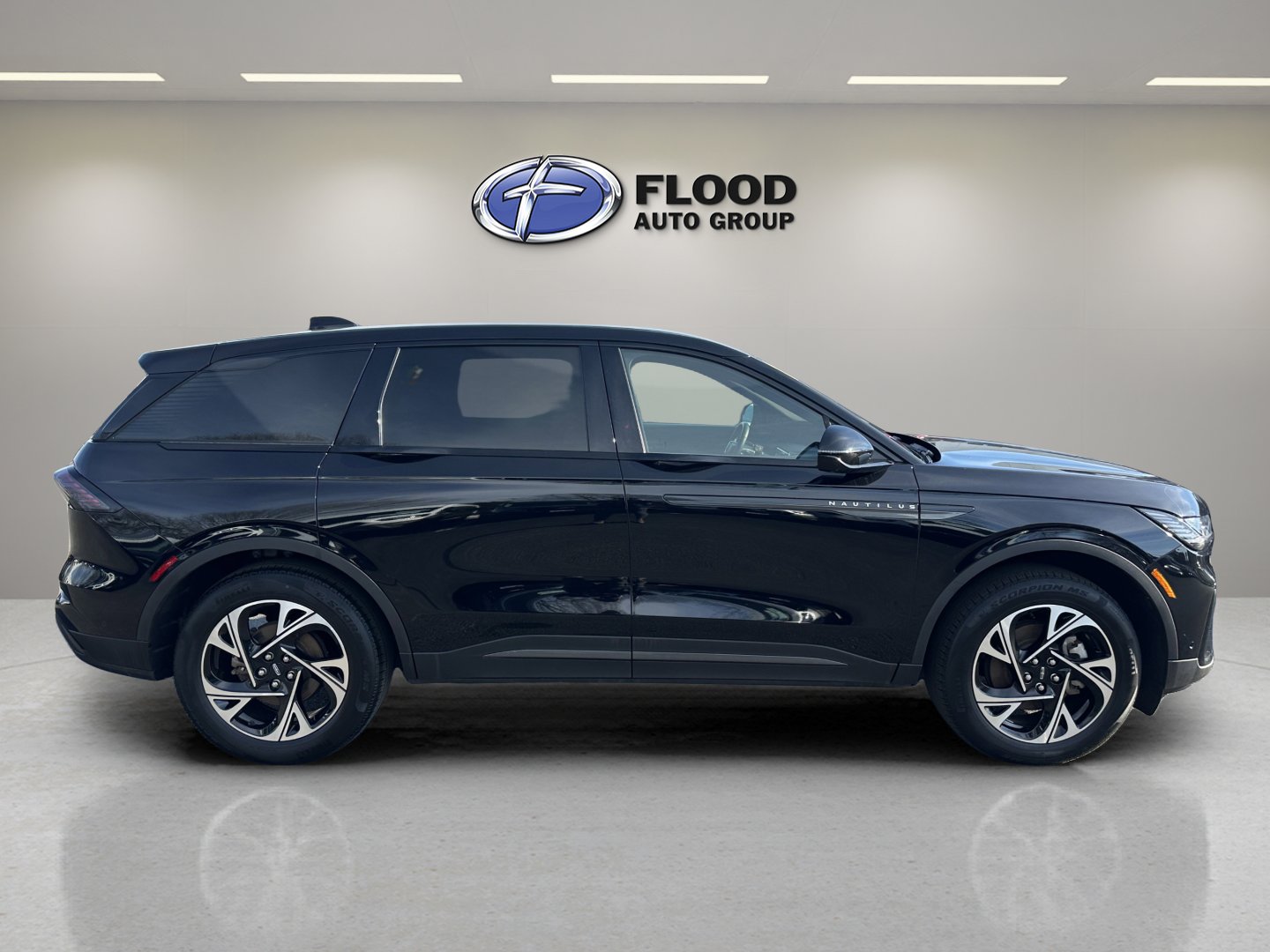 Certified 2024 Lincoln Nautilus Premier w/ Jet Appearance Package AWD/4WD image 4