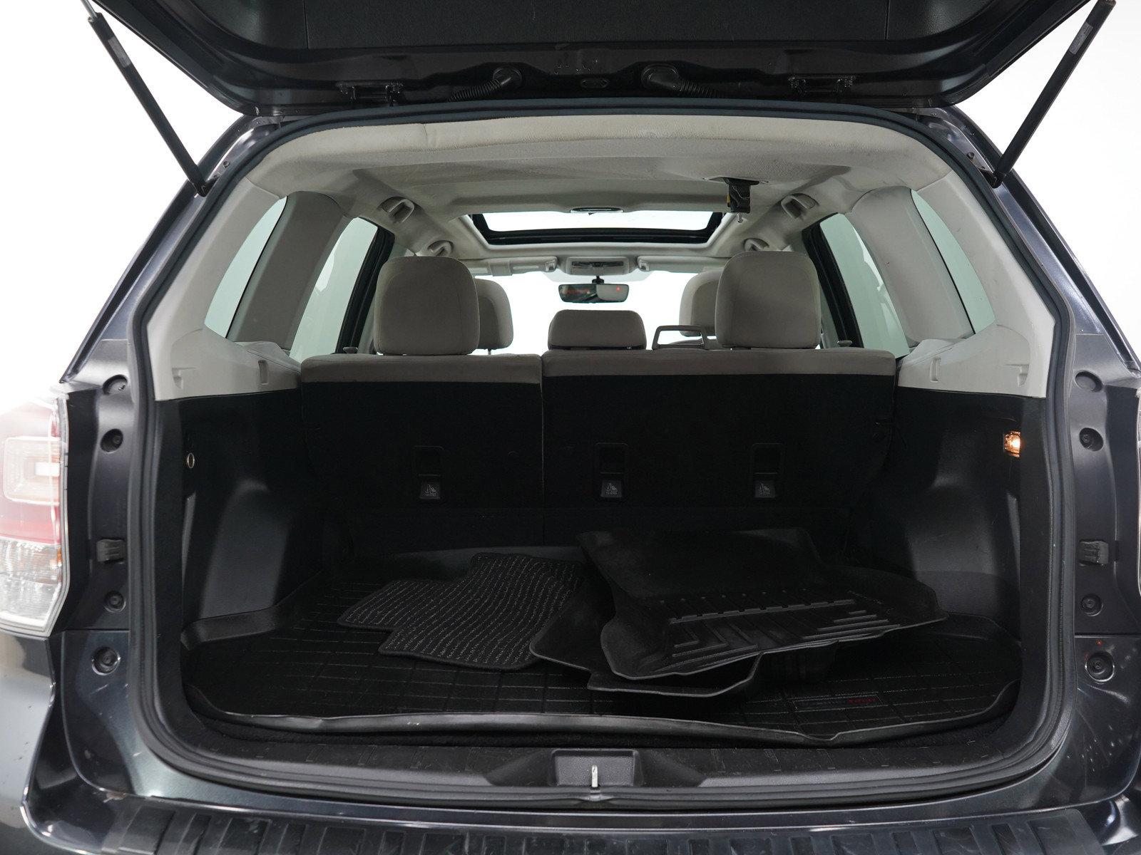 Used 2018 Subaru Forester 2.5i Premium w/ All-Weather Package AWD/4WD image 17