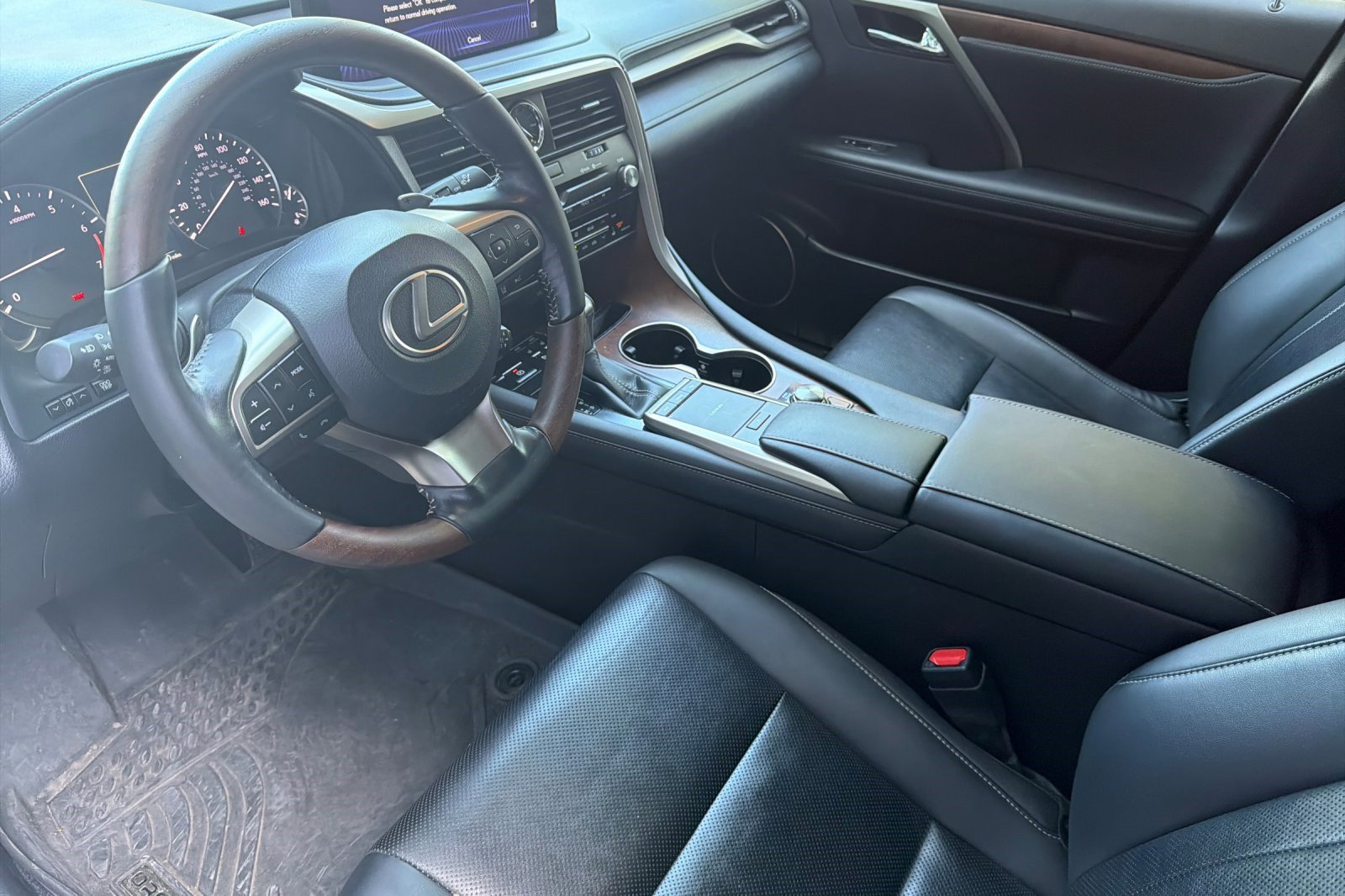 Certified 2022 Lexus RX 350L Premium w/ Premium Package AWD/4WD image 11
